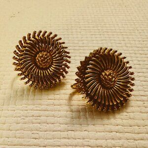 Vtg Crown Trifari MCM Round Spiral Pinwheel Swirl Flower Clip Earrings